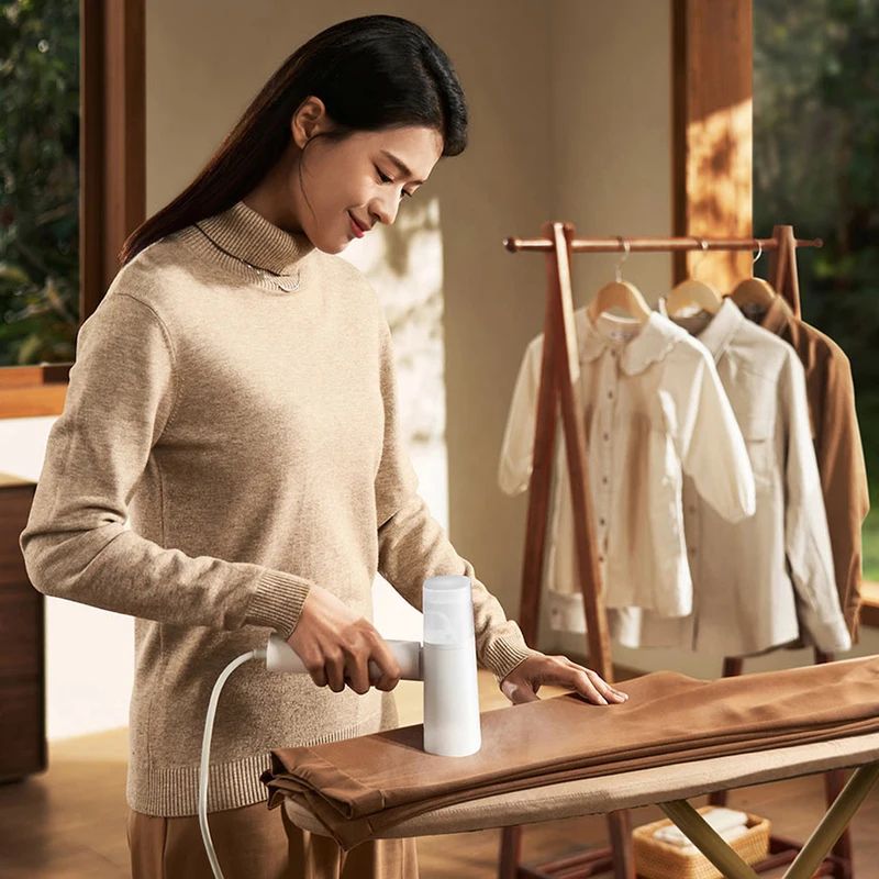 Xiaomi MIJIA Handheld Garment  - Mini Iron Travel review and price
